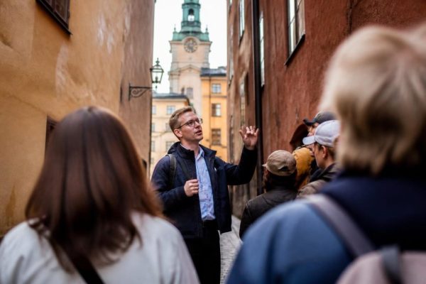 Guide a Tour: Essential Steps for Success in 2026