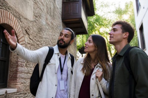 Personal Tour Guide: Elevating Your Travel Experience